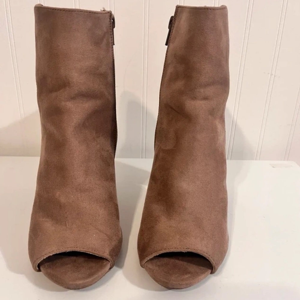 Women's Open-Toe Ankle Booties in Taupe Suede